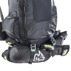 Evoc FR Protector Trail Unlimited 20L -Specialized Soldes evoc fr protector trail unlimited 20l backpacks 100103105 4250450721284 3 379 4