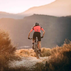 GOBIK Gilet Plus 2.0 -Specialized Soldes gobik gilet plus 20 jackets 10 04 002 3 41720 2